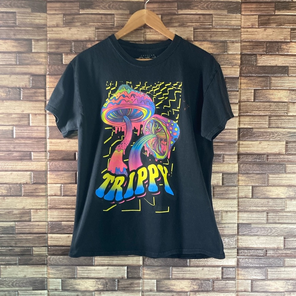 Pre owned Trippy Mushrooms Tee Popular Poison Unisex Black Medium T-Shirt